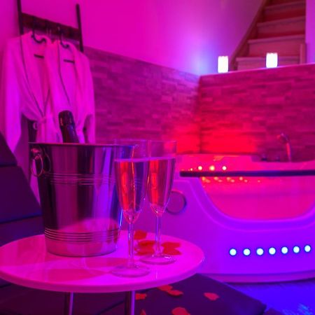 Love Room - Suite Romantique Avec Spa Privatif Le Puy-en-Velay Eksteriør billede