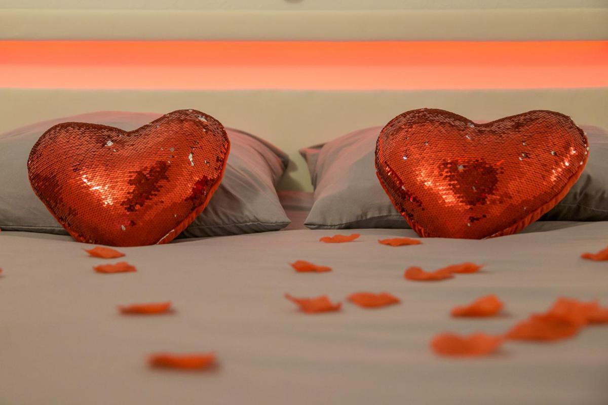 Love Room - Suite Romantique Avec Spa Privatif Le Puy-en-Velay Eksteriør billede