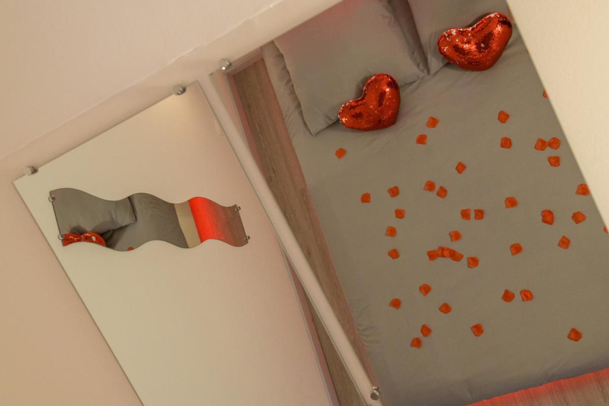 Love Room - Suite Romantique Avec Spa Privatif Le Puy-en-Velay Eksteriør billede