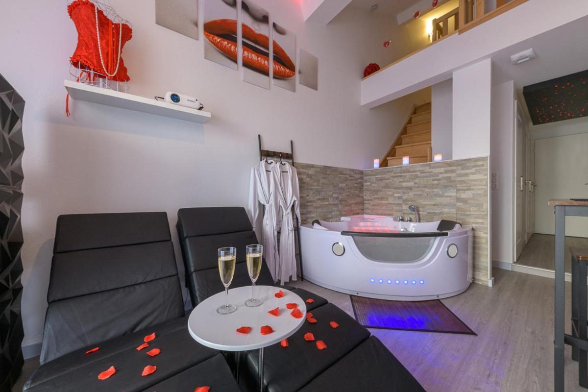 Love Room - Suite Romantique Avec Spa Privatif Le Puy-en-Velay Eksteriør billede