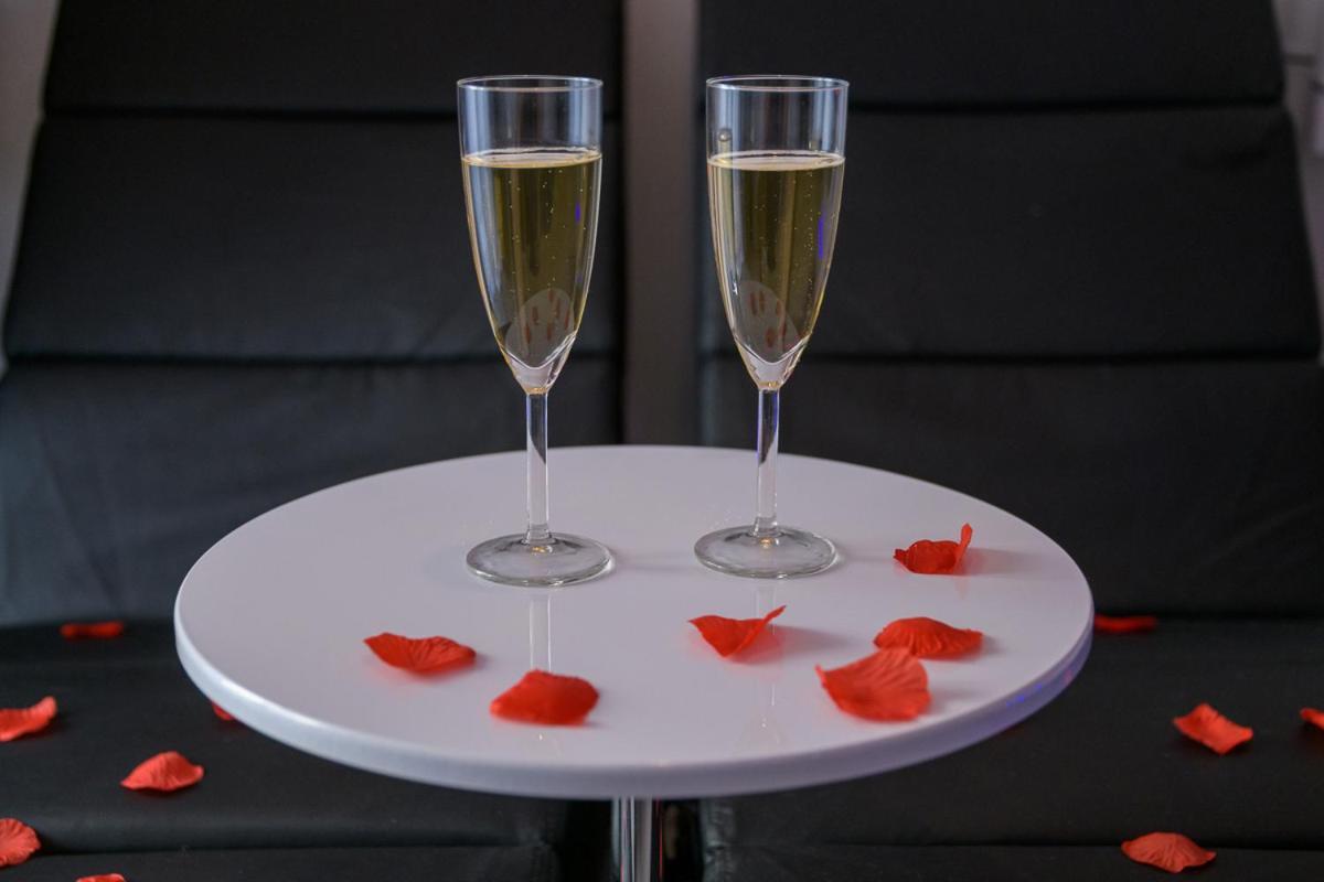 Love Room - Suite Romantique Avec Spa Privatif Le Puy-en-Velay Eksteriør billede