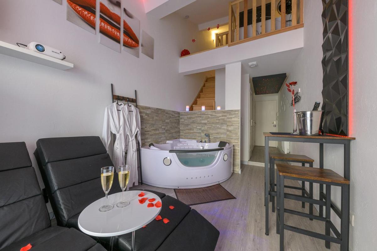 Love Room - Suite Romantique Avec Spa Privatif Le Puy-en-Velay Eksteriør billede