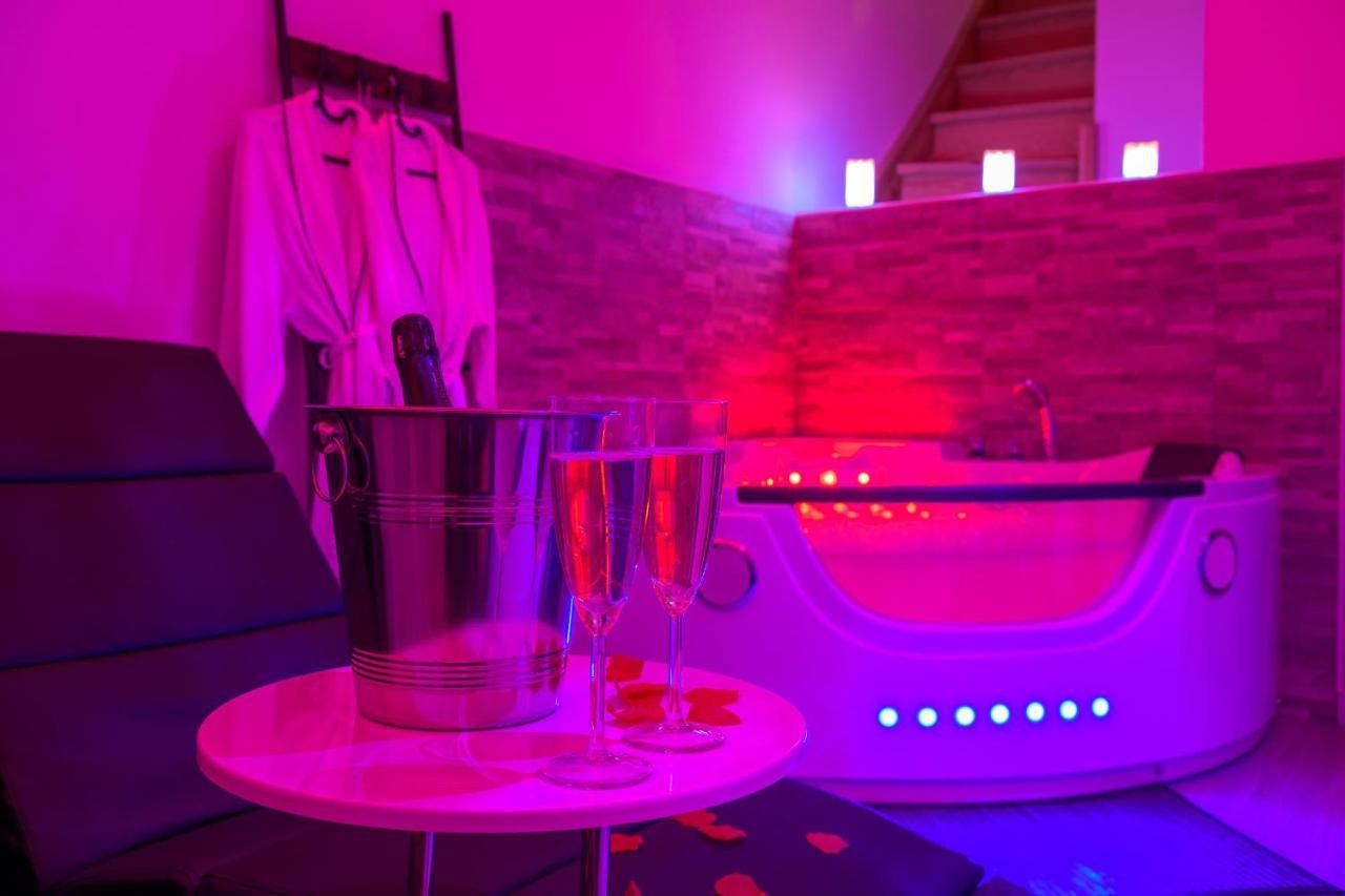 Love Room - Suite Romantique Avec Spa Privatif Le Puy-en-Velay Eksteriør billede